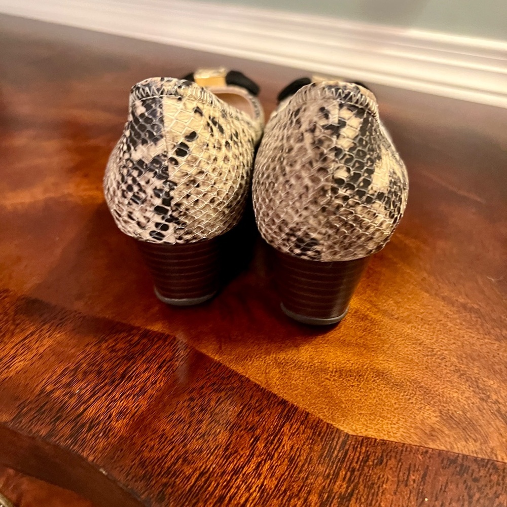 EUC Cole Haan OS Python Print Leather & Bow Low Heel Wedge Shoes Size 7 M - Picture 7 of 9